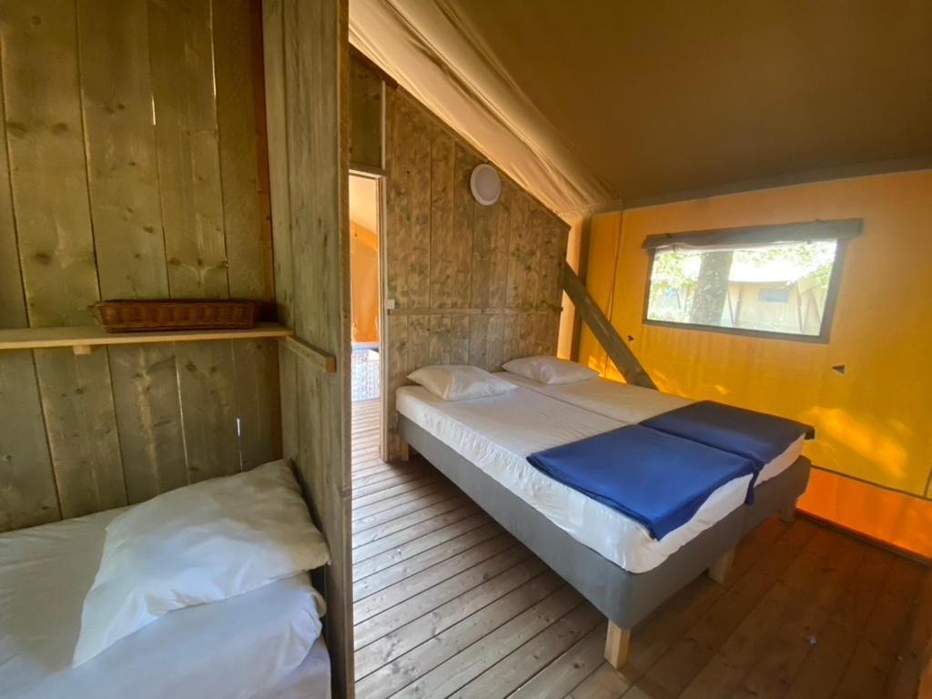 Camping La Kahute - Tente Lodge Au Coeur De La Foret Carcans Eksteriør bilde