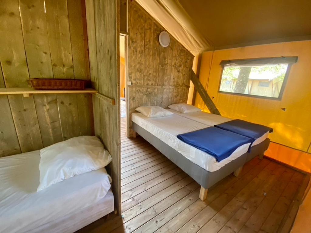 Camping La Kahute - Tente Lodge Au Coeur De La Foret Carcans Eksteriør bilde
