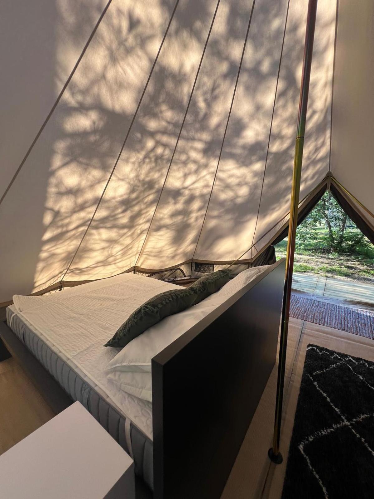 Camping La Kahute - Tente Lodge Au Coeur De La Foret Carcans Eksteriør bilde